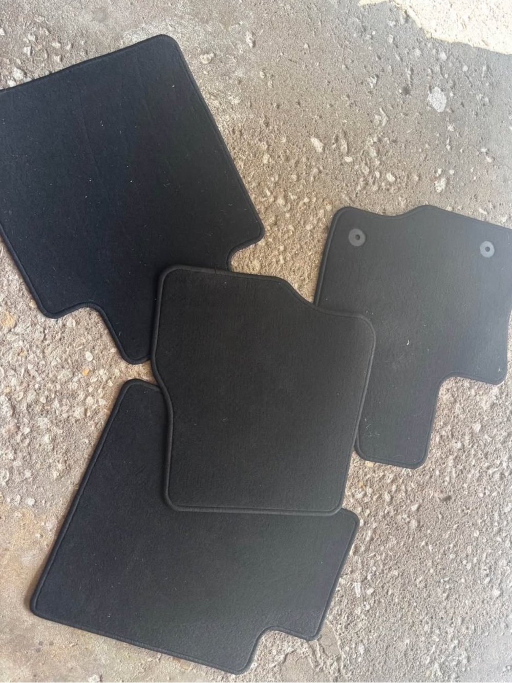 Black Universal Car Floor Mat Set - 4-Piece